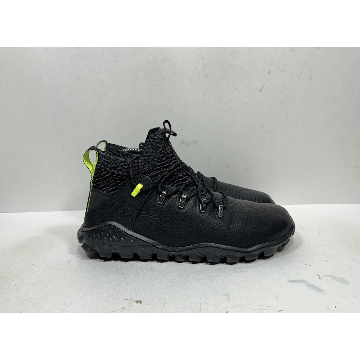 Vivobarefoot Tracker Forest Esc Women's Size 7 Us / 38 Black Leather Shoes